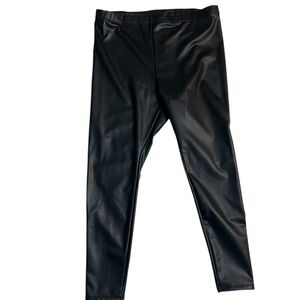 H&M Black Vegan Leather Leggings Size US-XL. CA- TG